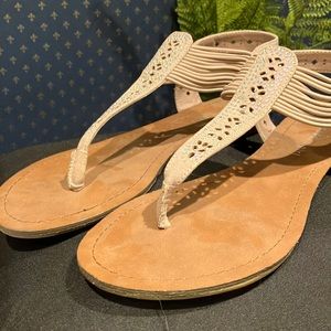 Madden Girl size 9M